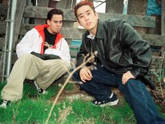 Mike Shinoda and Joe Hahn in 1998 by Howard Min[8]